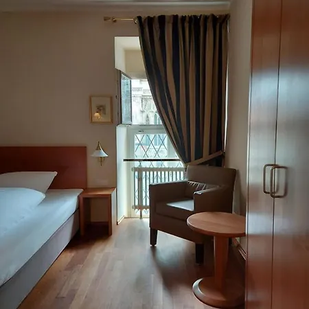 Hotel Kaiserhof Am Dom Regensburg